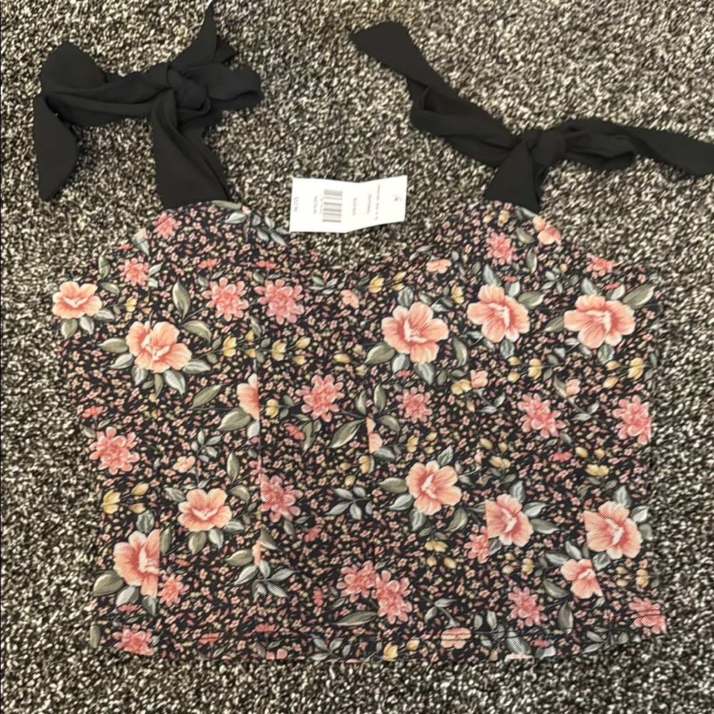Floral Black and Pink Women's Top brand new with tags size medium